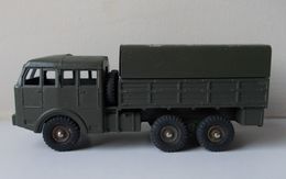 - Camion Militaire - BERLIET. Tous Terrains - Dinky Toys - - Militaria