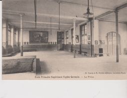 (92) LEVALLOIS . Ecole Primaire Supérieure Sophie Germain . Le Préau - Levallois Perret