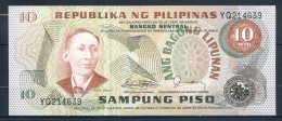 493-Philippines Billet De 10 Piso YQ021 Sig.10 N° Noir - Philippines