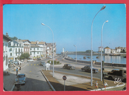 CPM-64- CIBOURE - Carrefour Et Entrée Du Port- Animation - Belle SIMCA ARONDE ** SUP***  2 SCANS - Ciboure