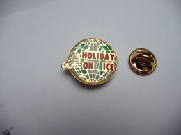 Beau Pin's , Patinage Artistique , Holiday On Ice - Skating (Figure)