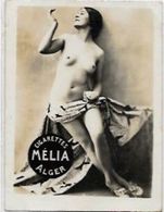 Mélia Cigarettes Photo Nu Féminin Académique Femme Nue Risque érotisme éros - Articoli Pubblicitari