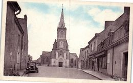 37 SEMBLANCAY : Place De L'église - Bas Bourg (pliée) - Semblançay