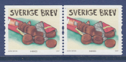 Sweden 2007 MNH Scott #2566 Coil Pair (5.50k) Chocolate Candies - Ongebruikt