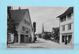 AMRISWIL → Obere Bahnhofstrasse Mit Der Schw. Volksbank & Kaufhaus, Fotokarte Ca.1940 - Amriswil