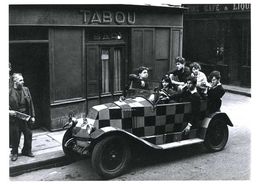 Paris : La Voiture à Carreaux 1947 Par Doisneau - Doisneau