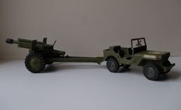 - Jeep Avec Attelage Canon - Dinky Toys - Made In England - - Militaria