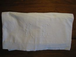 188 - Drap Brodé De Jours échelle Et Monogrammé AC - Lakens