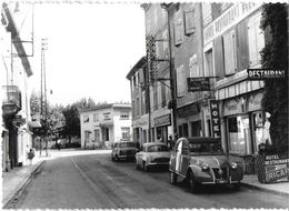 LA VOULTE SUR RHONE 07 ARDECHE  RUE BOISSY D'ANGLAS AUTO AUTOMOBILE  2 CV CITROEN DAUPHINE  EDIT SUD-EST - La Voulte-sur-Rhône