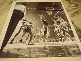 PHOTOGRAPHIE BASKET UNIVERSITAIRE ST JOHN S VAINQUEUR DE BRADLEY 1951 - Sonstige & Ohne Zuordnung