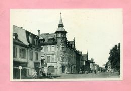 68 - HAUT RHIN - SAINT / ST LOUIS Prés MULHOUSE - CARREFOUR ET HÔTEL D'EUROPE - ( CAP 33 ) - Saint Louis