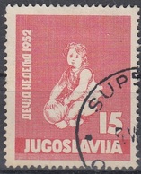 YUGOSLAVIA 696,used,falc Hinged - Autres & Non Classés