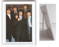 ROLLING STONES Petite Carte Format Environ 5 X 7 Cm Dans Cadre Plastique - Objets Dérivés