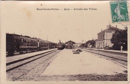 86 / NEUVILLE DE POITOU / GARE / ARRIVEE DES TRAINS / PAPIER GLACE / RARE - Neuville En Poitou