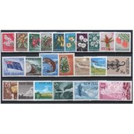 New Zealand Set Of Definitive Stamps From 1960.  This Set Of Pre-decimal Is In Mounted Mint Condition. - Ongebruikt