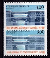 VARIETE  N 3047 ** ( A ) 1 TB  BLEU FONCE ABSENT SUR FACADE + NUANCE COULEUR DU FOND BLEU  - TRES VISIBLE AU SCANN - Unused Stamps