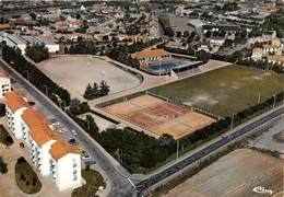 79-BRESSUIRE- VUE AERIENNE L'ENSEMBLE SPORTIF - Bressuire