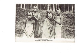 Cpa - Missions D'Afrique - RUANDA - Coiffure De Jeunes Filles - Cheveux Brosse - Thème Coiffeur - Ruanda-Urundi