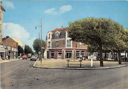 93-GOURNAY-SUR MARNE LA PLACE ET LE TABAC - Gournay Sur Marne