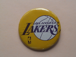 Los Angeles LAKERS : Older Button / Speld / Epingle ( +/- 56 Mm. ) Zie Photo / Foto Voor Detail ! - Los Angeles Lakers