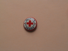 BEGINNER SWIMMER ( Red Cross ) Older Button / Pin / Speld / Epingle ( +/- 2 Cm. ) Zie Foto Voor Detail / Metal Button ! - Nuoto