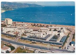 CP LE LAVANDOU, RESIDENCE " L'OUSTAL DEL MAR ", VUE GENERALE AERIENNE, VAR 83 - Le Lavandou