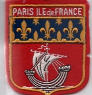 Écusson Tissu Ancien /Paris  Île De France/avec Nef Et Fleurs De Lys / Vers 1960-1970   ET198 - Patches