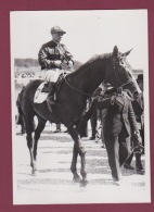 310518 - PHOTO DE PRESSE 1937 HIPPISME EQUITATION CHEVAL - 1937 A Longchamp ACTOR Monté Par Brethès Gagne Prix Noailles - Paardensport