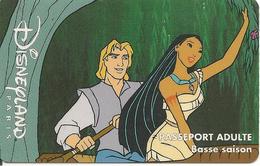 PASS-µ-DISNEY-DISNEYLAND PARIS-1996-POCAHONTAS-ADULTE-V°VGS SE 00131-vertical A Droite-VALIDE 1 JOUR SAISON BASSE-TBE - Passaporti  Disney