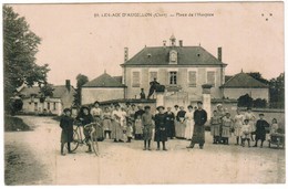 CPA Les Aix D'Augillon, Place De L'Hospice (pk44894) - Les Aix-d'Angillon