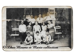 FAMILLE DEVANT CAFE COMMERCE - POUR CHASSEUR DU 4 EME BCP SECTION HORS RANG - CARTE PHOTO - Cafés