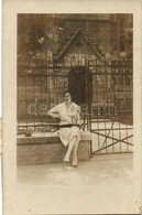 T2 1930 Sepsiszentgyörgy, Sfantu Gheorghe; Hölgy Eserny?vel Templom El?tt / Lady With Umbrella In Front Of The Church. P - Unclassified