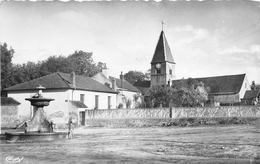 ¤¤    -   VENAREY-les-LAUMES   -  L'Eglise Et La Place De La Fontaine   -  ¤¤ - Venarey Les Laumes