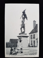 CPA D58 Saint Pierre Le Moutier Statue De Jeanne D'Arc - Saint Pierre Le Moutier
