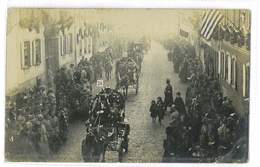 CARTE-PHOTO 67 BRUMATH FETE DE LA LIBERATION 1918 DEFILE DE CHARS FLEURIS - Brumath