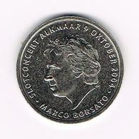 ¨¨ NEDERLAND  HERDENKINGSMUNT MARCO BORSATO ALKMAAR  1/2  WAAGJE  2004 - Pièces écrasées (Elongated Coins)