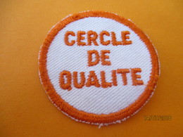 Ecusson Tissu D'entreprise/CERCLE De QUALITE / BRONZE ACIOR/ Eure/ Années 80       ET207 - Blazoenen (textiel)