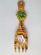 Fork, Palm Tree - Animals & Fauna