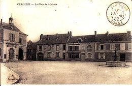 89 . Yonne : Cerisiers : La Place De La Mairie . - Cerisiers