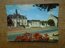 Courson-les-carrières , Les écoles - Courson-les-Carrières