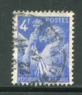 FRANCE- Y&T N°656- Oblitéré - 1939-44 Iris