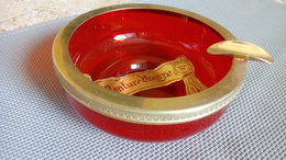 P. Schneider Monture Bronze Or Fin (étiquette) - Cendrier Verre Rouge - Vers 1950 - Ashtrays