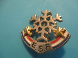 Insigne Sport à épingle/SKI/ Ecole Du Ski Français/ Flocon Deux  Etoiles/ DECAT /Vers 1970-80   SPO332 - Wintersport