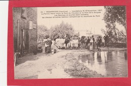CPA 84 BEDARRIDES INONDATIONS  1907 FERME HERAL TRES ANIMEE - Bedarrides