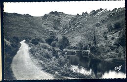 Cpsm Du 22  Gouarec Laniscat -- Vallée Du Daoulas à Bon Repos   SEPT18-14 - Gouarec