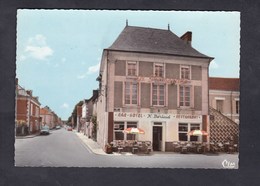 DANGE (86) Hotel De La Promenade ( Bar Restaurant Berlaud Voitures Renault 4L Arret Autocar  COMBIER ) - Dange Saint Romain