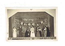 Photographie Ancienne - Intérieur Théâtre Salle De Spectacle - Actrices - éventail Femme élégante Robe - Rideau Décor - Teatro & Disfraces