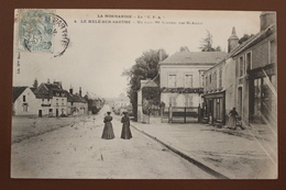 LE MELE SUR SARTHE (61) - UN COIN DU MARCHE RUE SAINT AUBIN - Le Mêle-sur-Sarthe