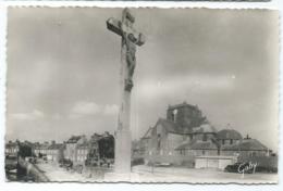 CPSM BARFLEUR, L'EGLISE, MONUMENT CHRIST, Format 9 Cm Sur 14 Cm Environ, MANCHE 50 - Barfleur