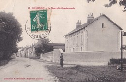CPA : Courson   (89)    La Nouvelle Gendarmerie         Edition   Guillot - Courson-les-Carrières